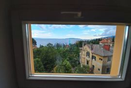 Opatija, Volosko, stan u staroj vili s terasom, Opatija, Apartamento