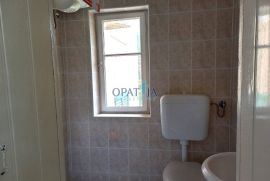 Opatija, Volosko, stan u staroj vili s terasom, Opatija, Apartamento