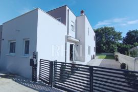 Štinjan duplex kuća 170m2, moderna novogradnja !, Pula, Casa