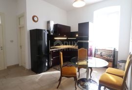 RIJEKA, CENTAR - Gospodski stan 3S+DB, kompletno uređen, Rijeka, Wohnung