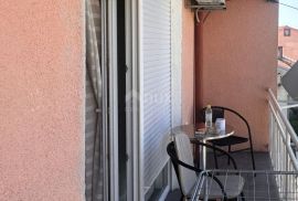 CRIKVENICA - Stan podijeljen u dva apartmana s prekrasnim pogledom na more. GARAŽA!, Crikvenica, Kвартира