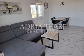 APARTMANI S POGLEDOM NA MORE, POTPUNO NAMJEŠTENI - POVLJANA, PAG, Povljana, Διαμέρισμα