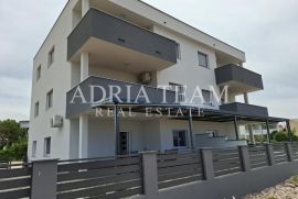 APARTMANI S POGLEDOM NA MORE, POTPUNO NAMJEŠTENI - POVLJANA, PAG, Povljana, Διαμέρισμα