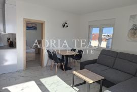 APARTMANI S POGLEDOM NA MORE, POTPUNO NAMJEŠTENI - POVLJANA, PAG, Povljana, Διαμέρισμα