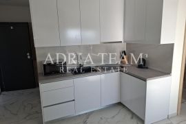 APARTMANI S POGLEDOM NA MORE, POTPUNO NAMJEŠTENI - POVLJANA, PAG, Povljana, Διαμέρισμα