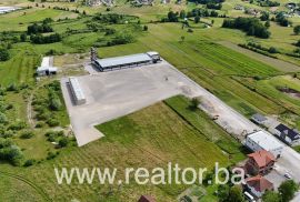 Fabbrica per la produzione di pannelli in legno massiccio, Cazin, Immobili commerciali