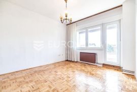 Zagreb, Vukomerec obiteljska kuća na tri etaže NKP 360 m2, Zagreb, House