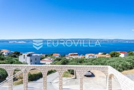 Omiš, apartmanska kuća s panoramskim pogledom na more, Omiš, Haus