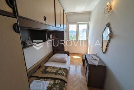 Split, Kman, odličan dvosobni stan površine 60 m2, Split, Appartement