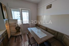 Split, Kman, odličan dvosobni stan površine 60 m2, Split, Appartement