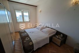 Split, Kman, odličan dvosobni stan površine 60 m2, Split, Appartement