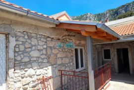 BRIBIR KAMENA KUĆA 215m2, Vinodolska Općina, House