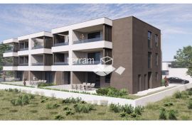 Istra, Pula, Valdebek, prizemlje 93,66 m2, 2SS+DB, vrt 180m2 NOVO #prodaja, Pula, شقة