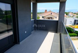 ZADAR, VRSI - Prostrani četverosobni penthouse blizu mora, S5, Nin, Appartment