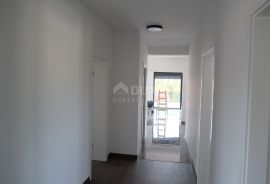 ZADAR, VRSI - Prostrani četverosobni penthouse blizu mora, S5, Nin, Appartment