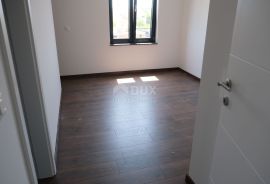 ZADAR, VRSI - Prostrani četverosobni penthouse blizu mora, S5, Nin, Appartment