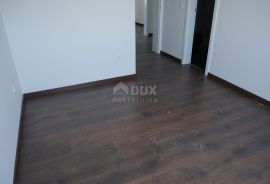 ZADAR, VRSI - Prostrani četverosobni penthouse blizu mora, S5, Nin, Appartment