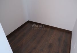 ZADAR, VRSI - Prostrani četverosobni penthouse blizu mora, S5, Nin, Appartment