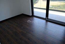 ZADAR, VRSI - Prostrani četverosobni penthouse blizu mora, S5, Nin, Appartment