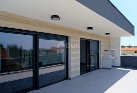 ZADAR, VRSI - Prostrani četverosobni penthouse blizu mora, S5, Nin, Appartment