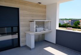 ZADAR, VRSI - Prostrani četverosobni penthouse blizu mora, S5, Nin, Appartment