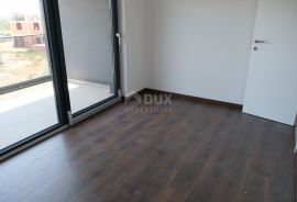 ZADAR, VRSI - Prostrani četverosobni penthouse blizu mora, S5, Nin, Appartment