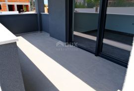 ZADAR, VRSI - Elegantan stan s vrtom i terasom, S2, Nin, Apartamento