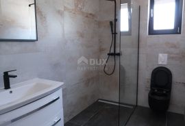 ZADAR, VRSI - Elegantan stan s vrtom i terasom, S2, Nin, Apartamento