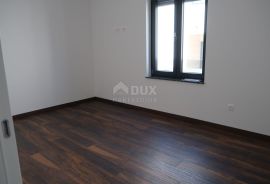 ZADAR, VRSI - Elegantan stan s vrtom i terasom, S2, Nin, Apartamento