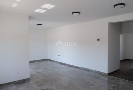 ZADAR, VRSI - Elegantan stan s vrtom i terasom, S2, Nin, Apartamento