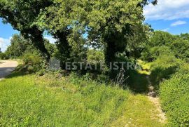 Građevinsko zemljište površine 1253 m2 na prodaju u Belavićima, Marčana, Tierra