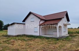 GOSPIĆ - Kaniža Gospićka, obiteljska kuća s garažom, Gospić - Okolica, House