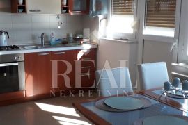 Najam komfornog stana na Pećinama 2S+DB  78 M2, Rijeka, Appartement