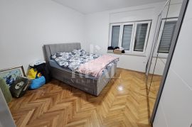 Samostojeća kuća Kozala 200 m2,dva stana,okućnica, Rijeka, Casa