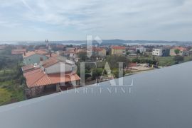 Medulin Villa  285m2 sa fantastičnim pogledom i krovnom terasom, Medulin, Casa