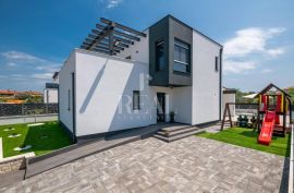 Moderna villa 150M2 , terasa 40m2 ,POGLED NA MORE,, Vodnjan, Дом