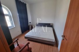 Baška samostojeća kuća 350 m2 tri apartmana,pogled na more, Baška, بيت