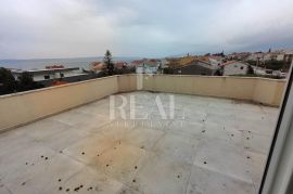 Penthouse Kaštel Gomilica 175m2 + terasa 61,93m2, Kaštela, Flat