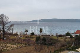 Penthouse Kaštel Gomilica 175m2 + terasa 61,93m2, Kaštela, Flat