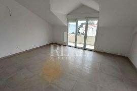 Penthouse Kaštel Gomilica 175m2 + terasa 61,93m2, Kaštela, Flat