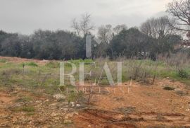 Loborika gradevinsko zemljište 1370m2 sa 1370m2 poljoprivrednog GRATIS, Marčana, Tierra