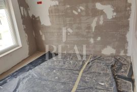 Komforan trosobni stan u Okrugu Gornjem, Okrug, Appartment