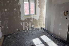 Komforan trosobni stan u Okrugu Gornjem, Okrug, Appartment