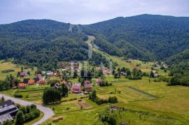 JASENAK-BJELOLASICA, kuća sa tri stambene jedinice i tri građevinska zemljišta, Ogulin, Ev