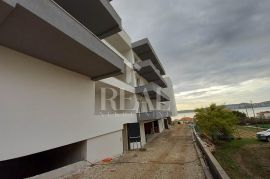 Seget stan 2S+DB 79,07 m2 sa balkonom i logom, Seget, Appartement