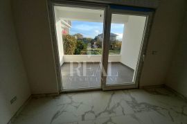 Stan 280 m od mora 2S+DB 75,21 m2, Seget, Appartement