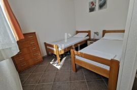 Vila sa 6 apartmana, stambena površina 298m2, POGLED NA MORE, Grebaštica, Šibenik - Okolica, بيت