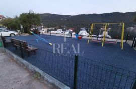 Vila sa 6 apartmana, stambena površina 298m2, POGLED NA MORE, Grebaštica, Šibenik - Okolica, بيت