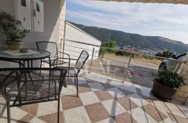 Vila sa 6 apartmana, stambena površina 298m2, POGLED NA MORE, Grebaštica, Šibenik - Okolica, بيت