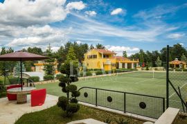 Istra, bajkovito imanje sa bazenom i privatnim tenis terenom!, Žminj, Kuća